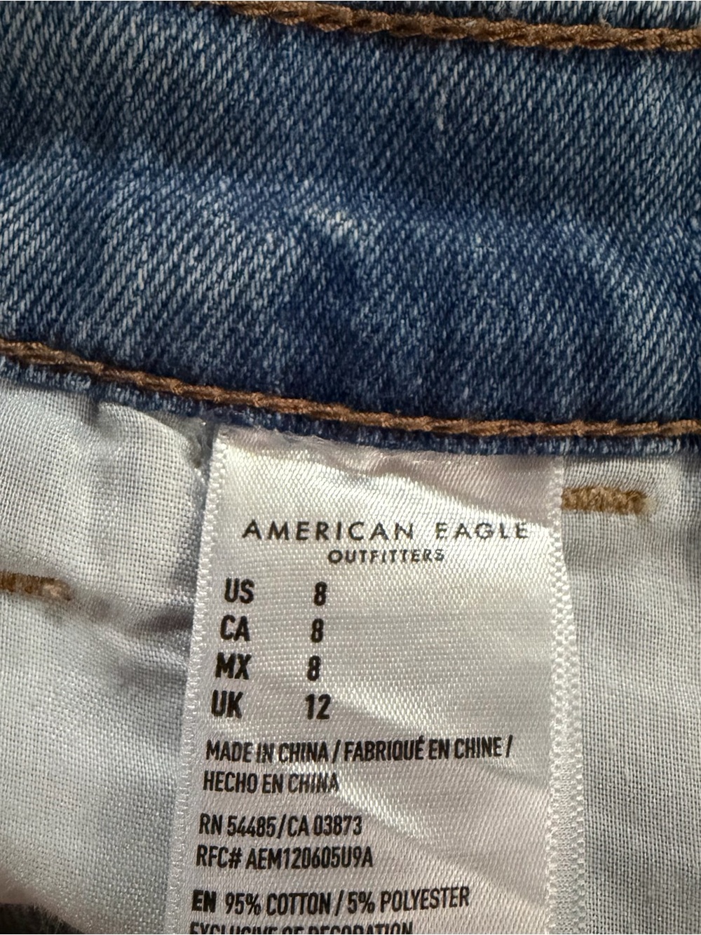 American Eagle Mom Shorts Light Wash Denim Cuffed High Rise Size 8 - Picture 6 of 6